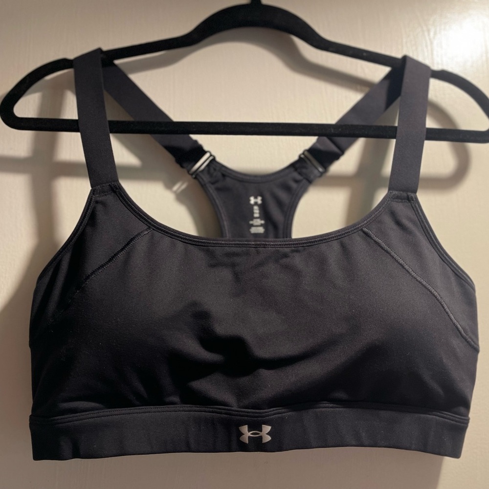 Under armour Sports Bra. Size s. With padding.
